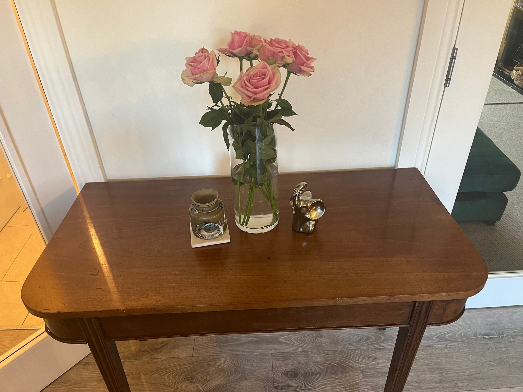Antique Georgian style mahogany tea table