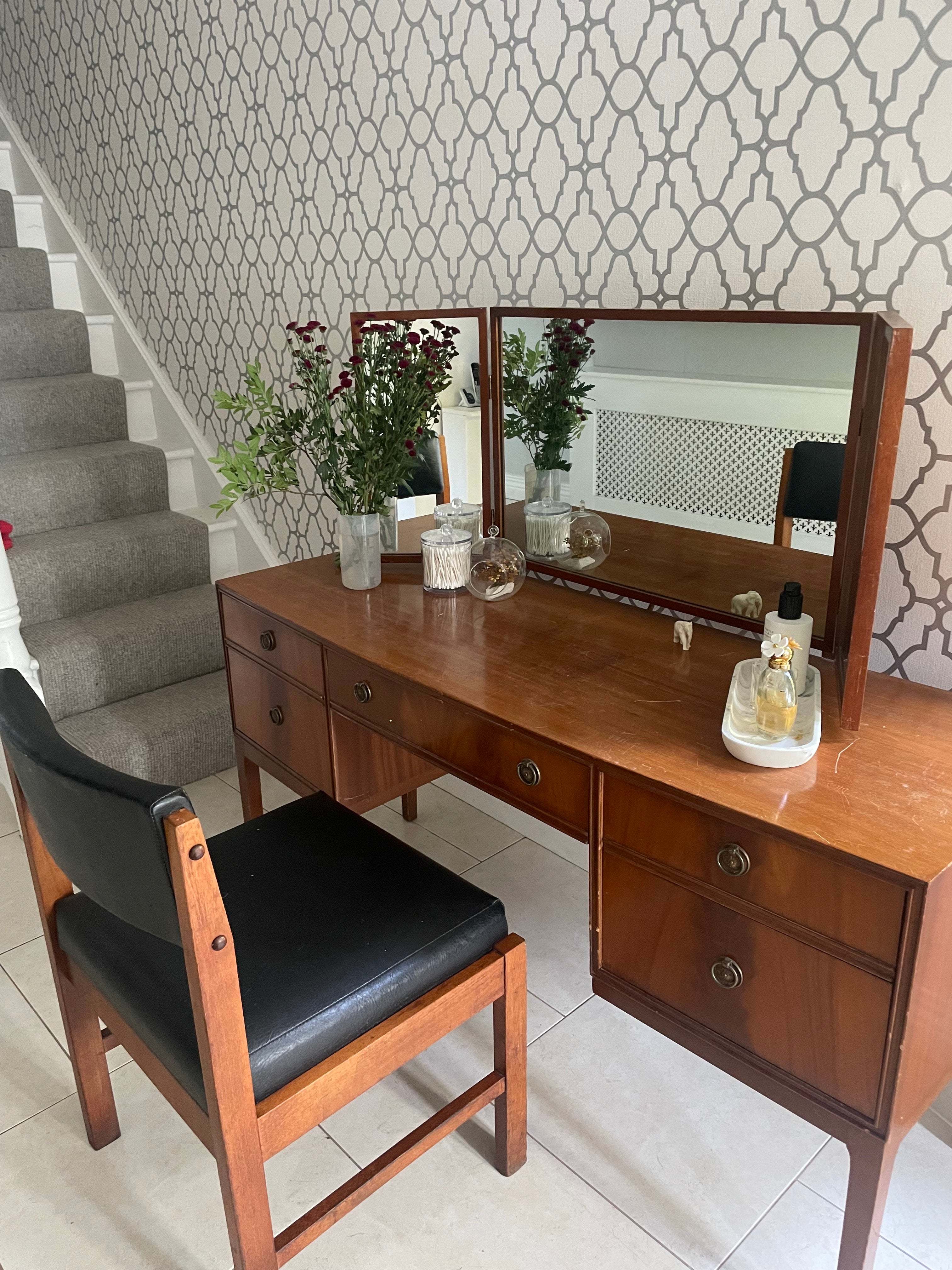 Beithcraft dressing table