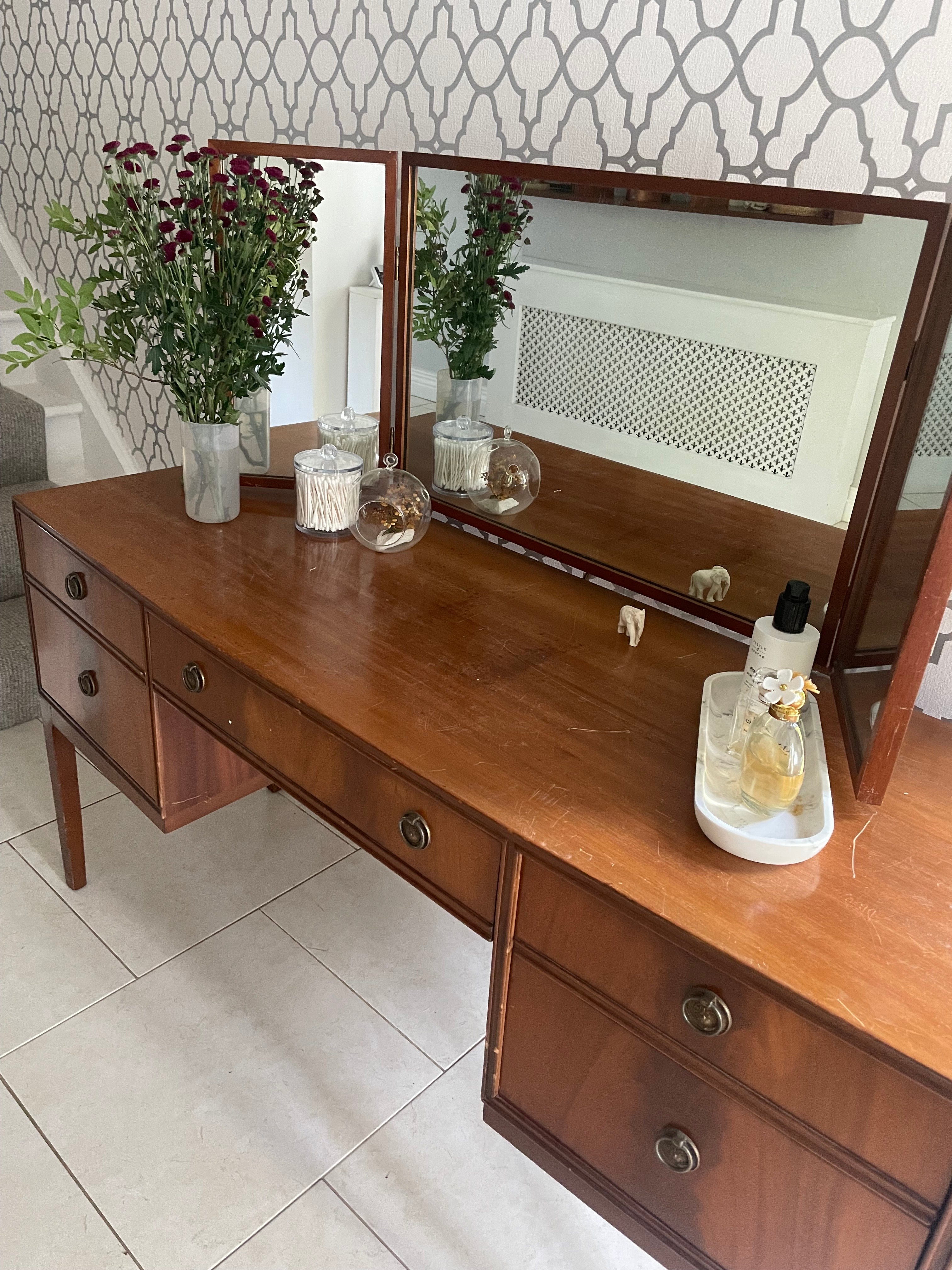 Beithcraft dressing table
