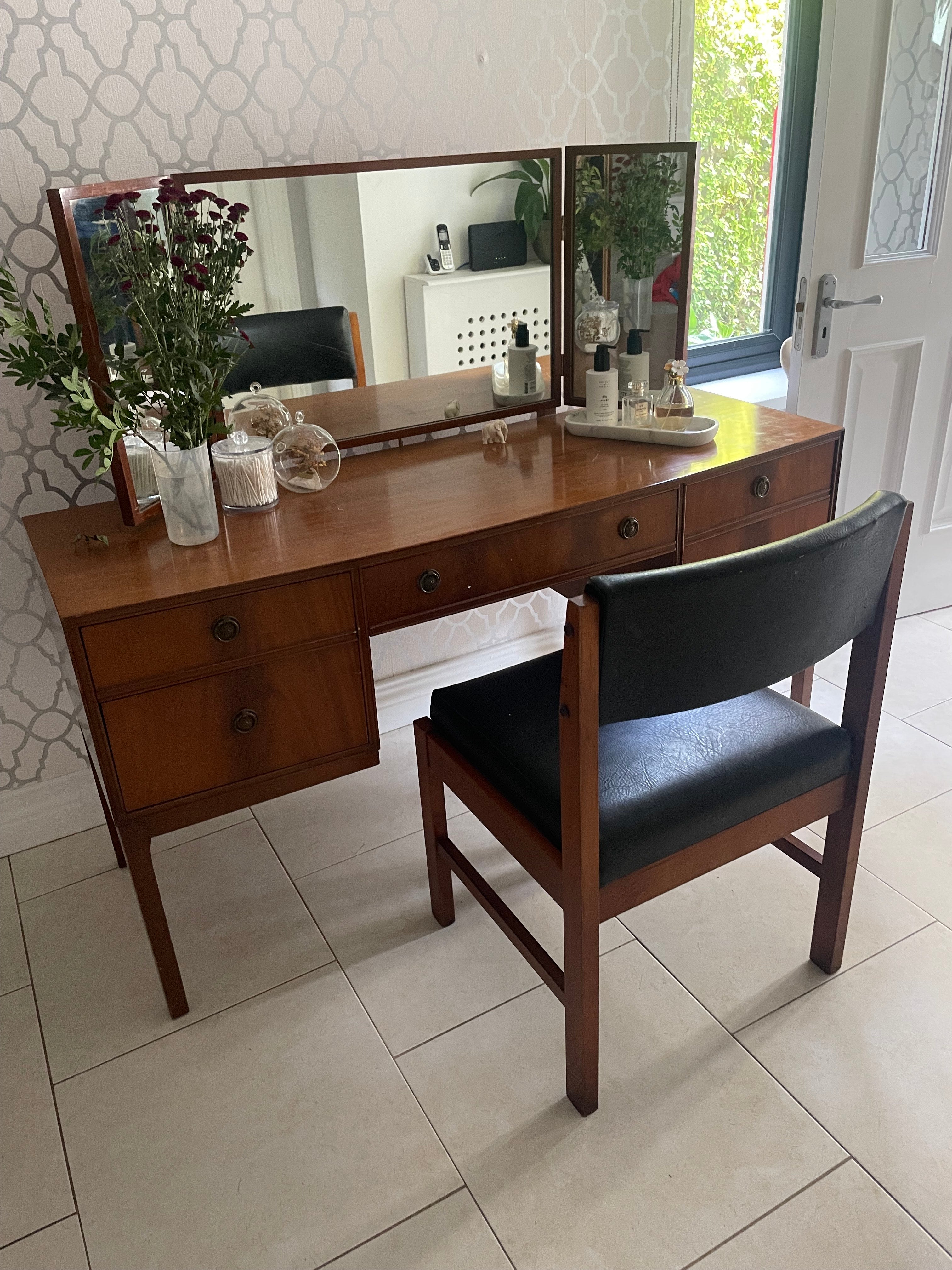 Beithcraft dressing table