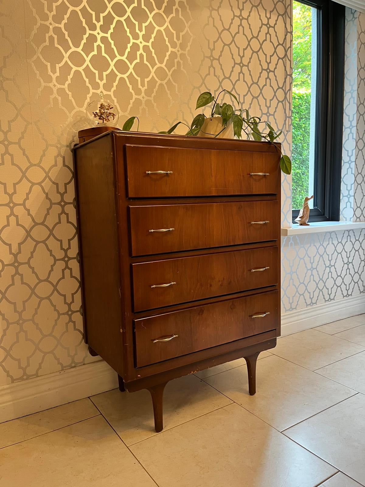 Mid Century modern chest with tapered legs