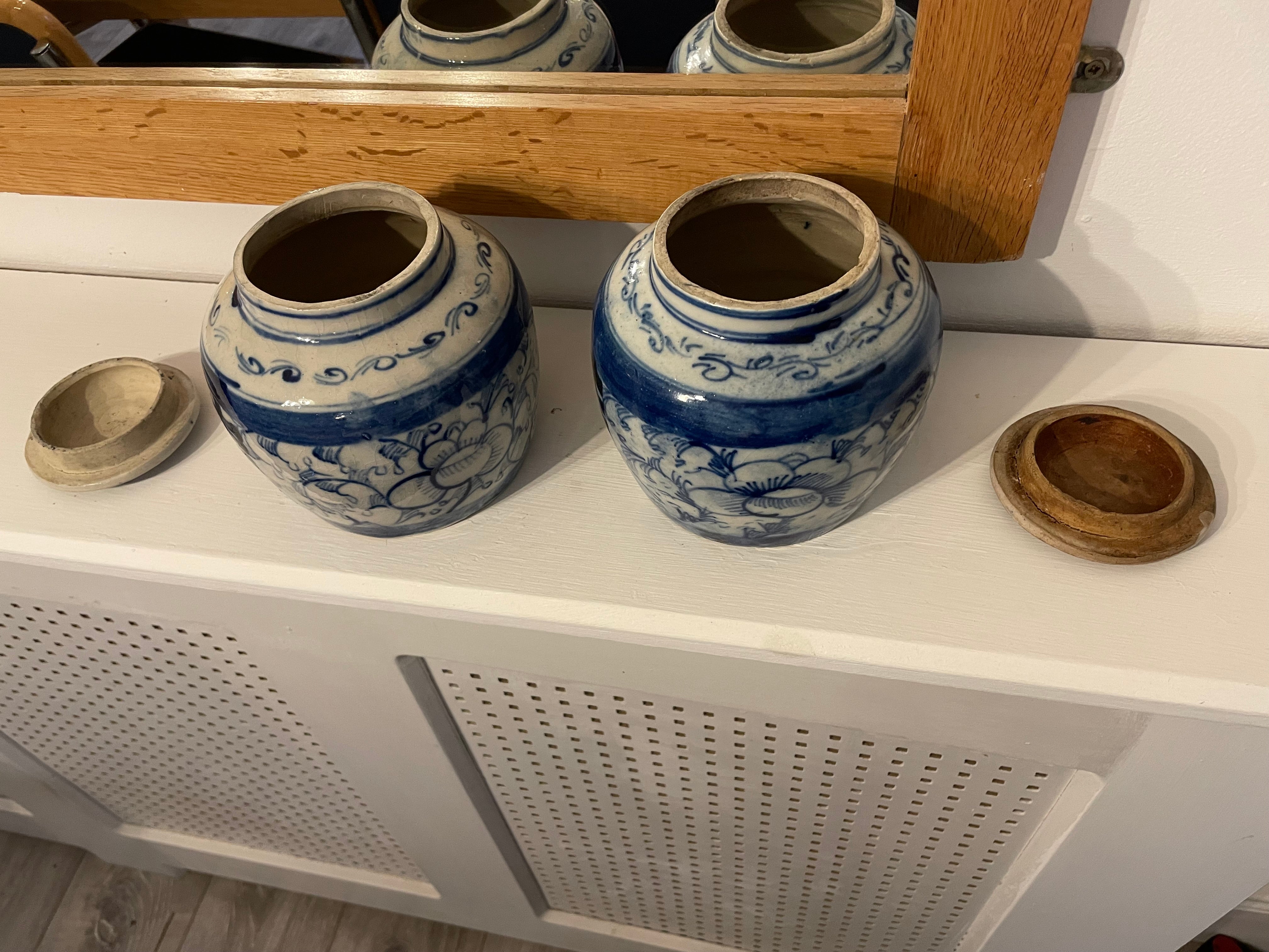 A pair of Chinese Double Happiness jars with covers. 19th/20th Century.