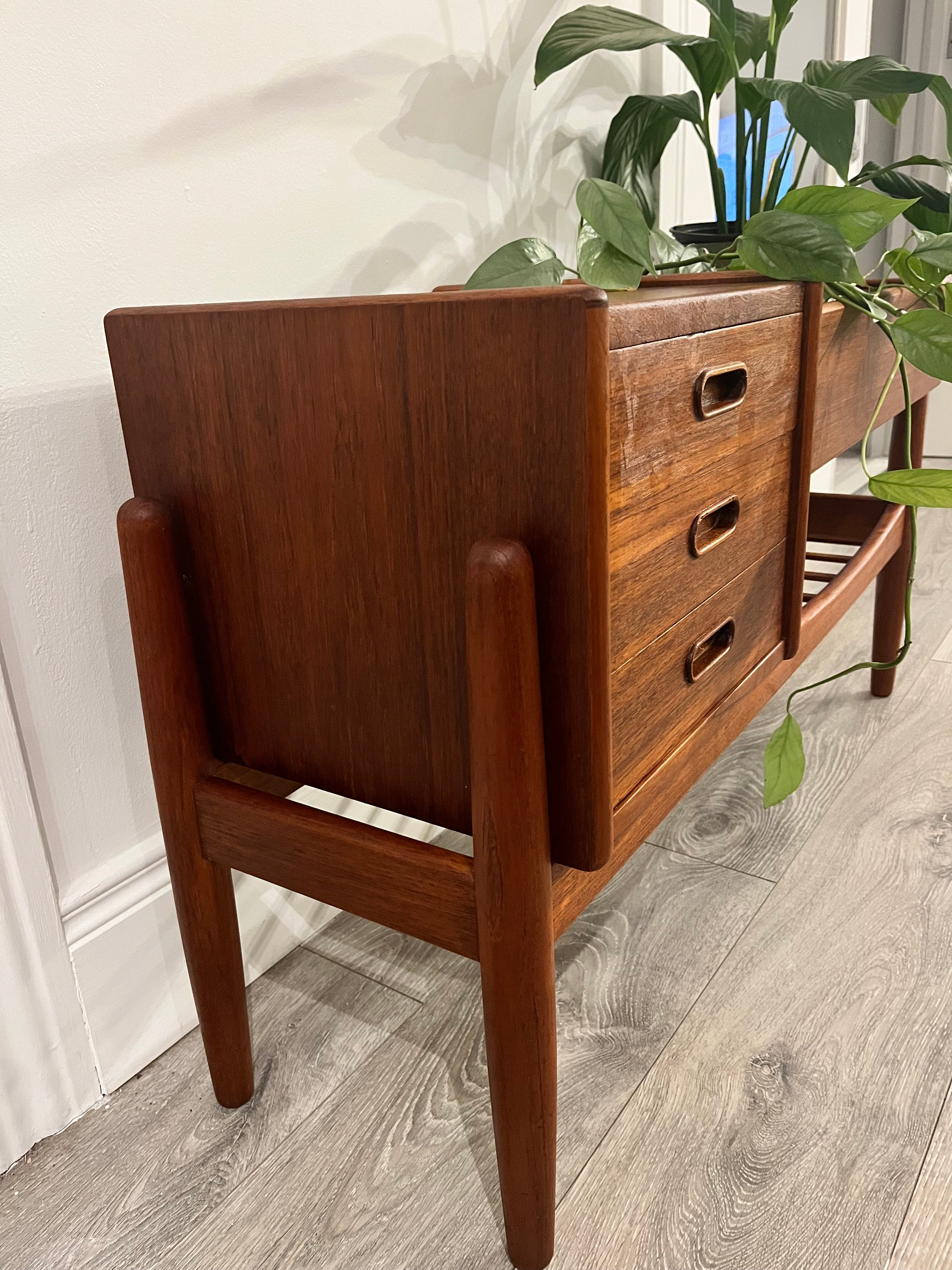 Vintage Anne Wahl Iversen teak planter bench