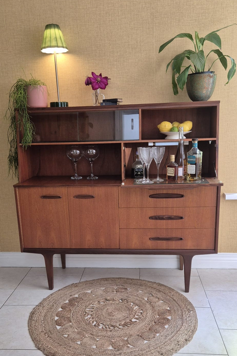 Old Souls, New Spaces: How to Style Vintage Furniture in a Modern Home