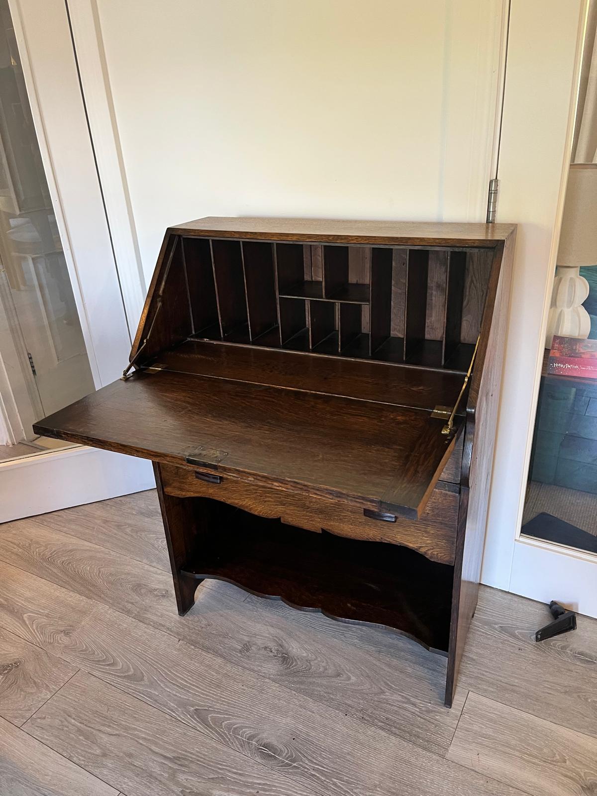 Vintage oak 2 drawer bureau,