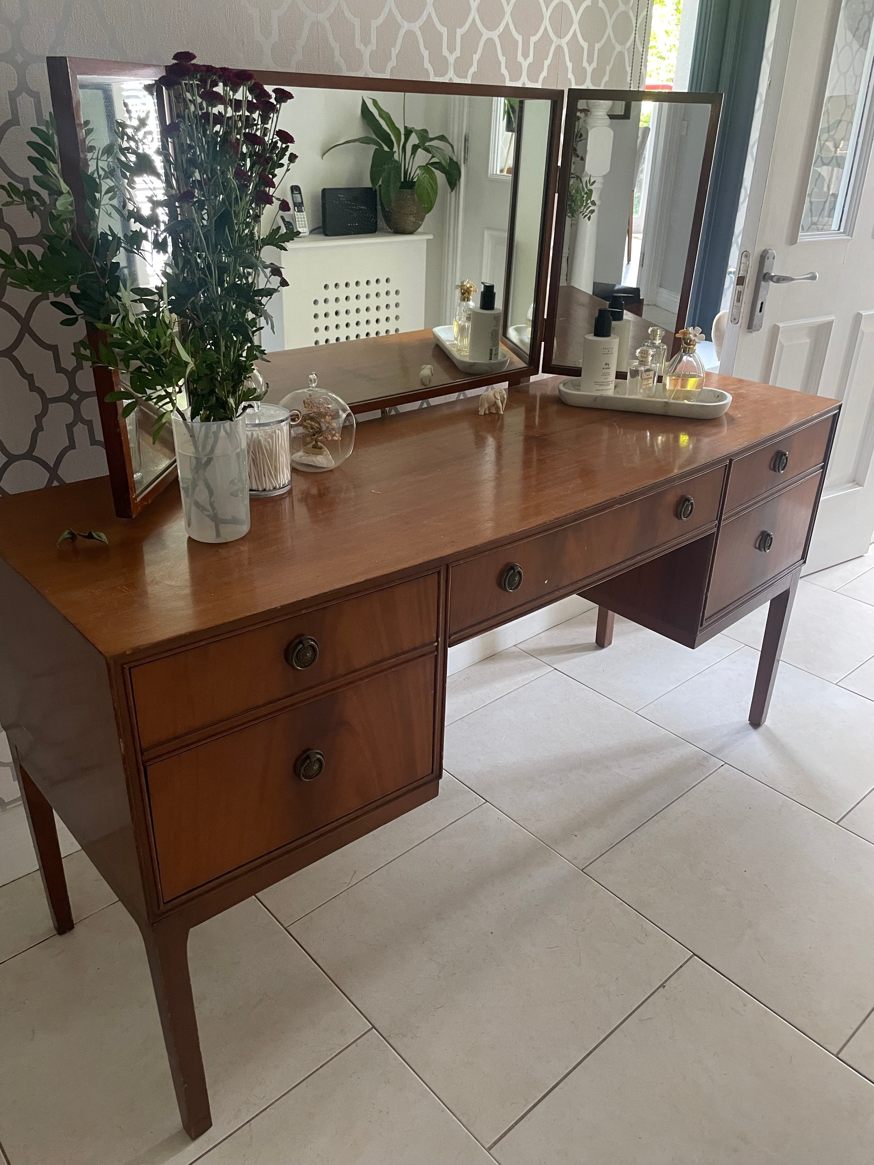 Beithcraft dressing table