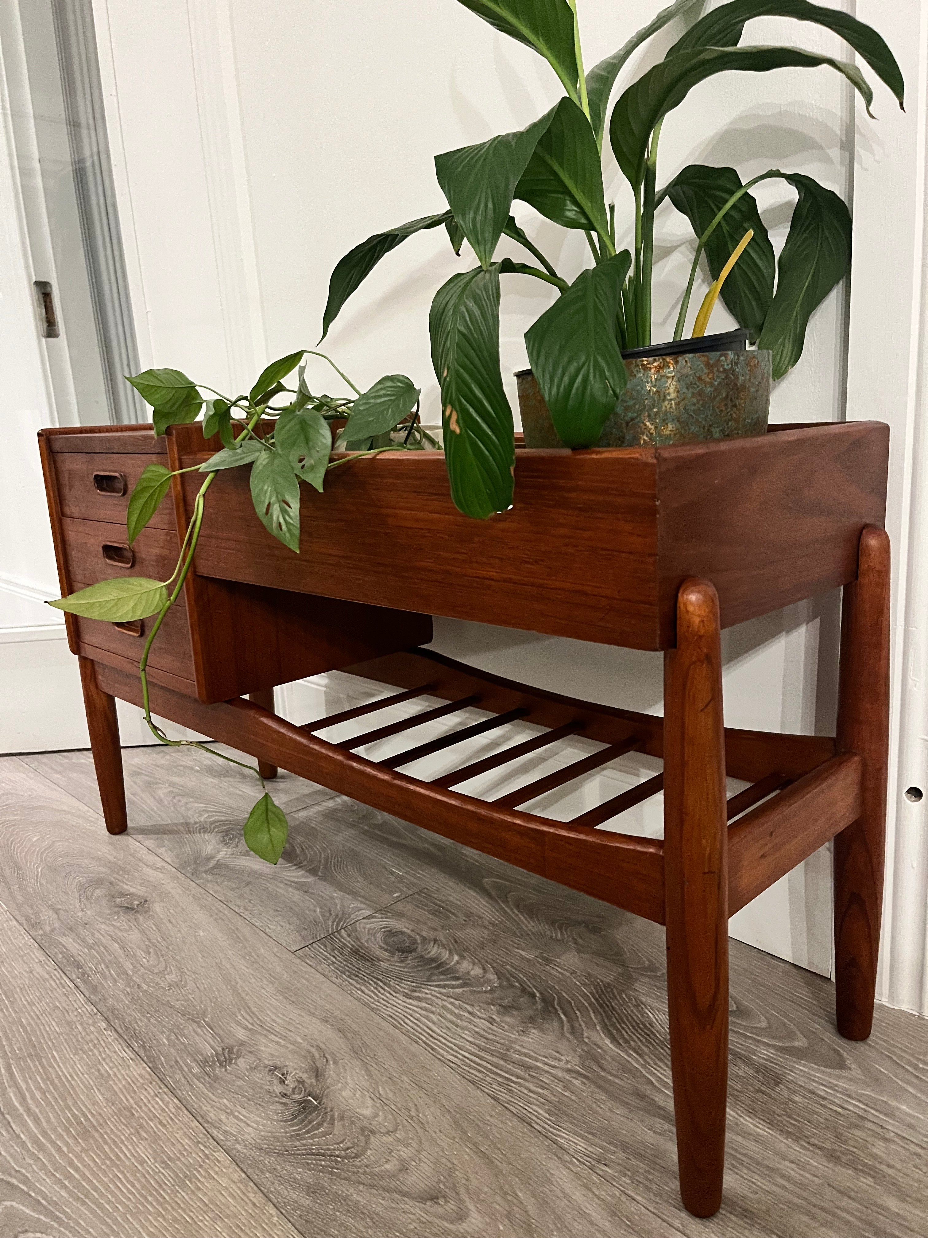 Vintage Anne Wahl Iversen teak planter bench